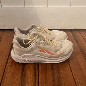 Altra Paradigm Women’s Running Shoes